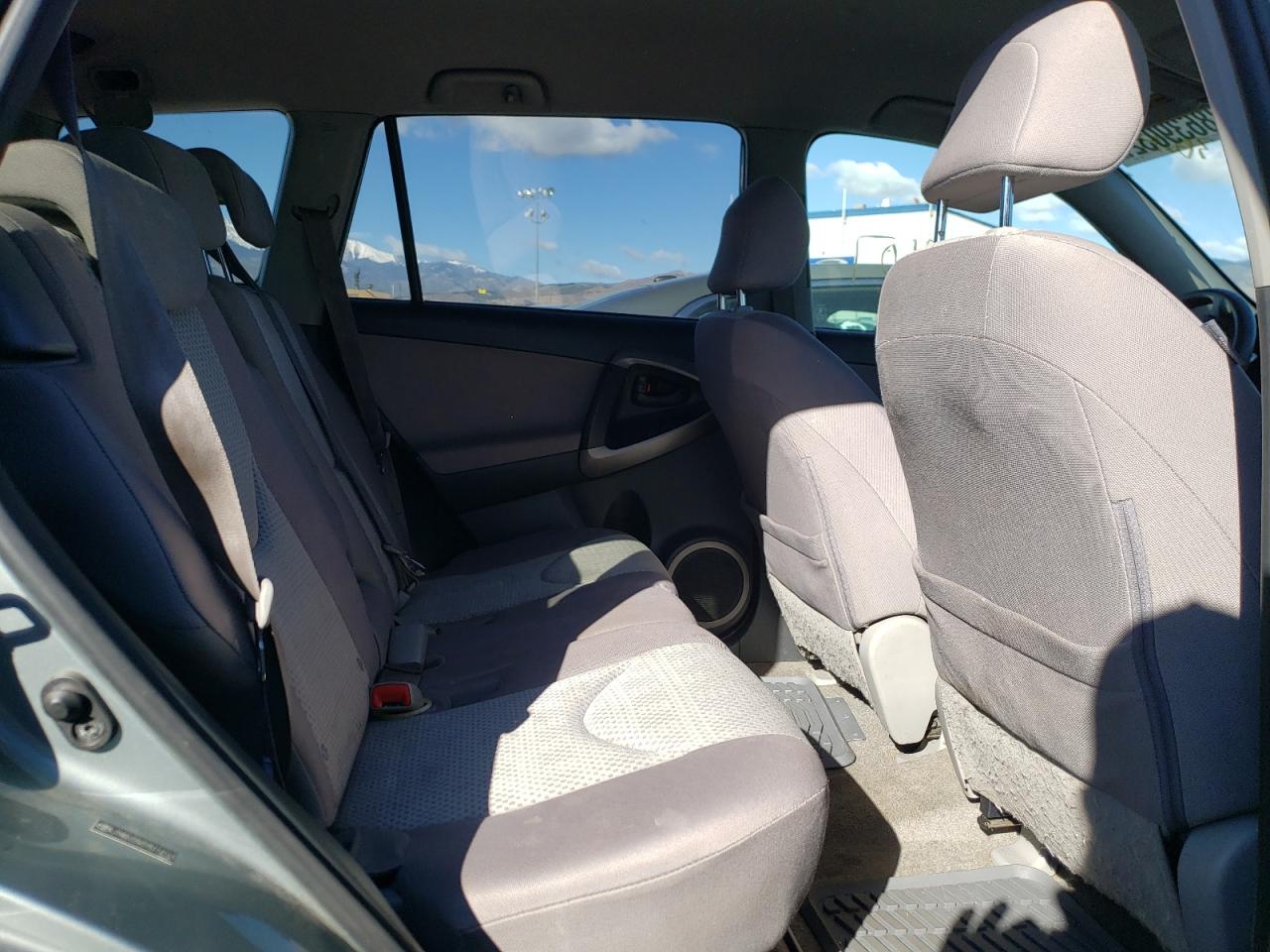 Photo 6 from auction – 2007 TOYOTA RAV4 with VIN JTMBD33V075114163