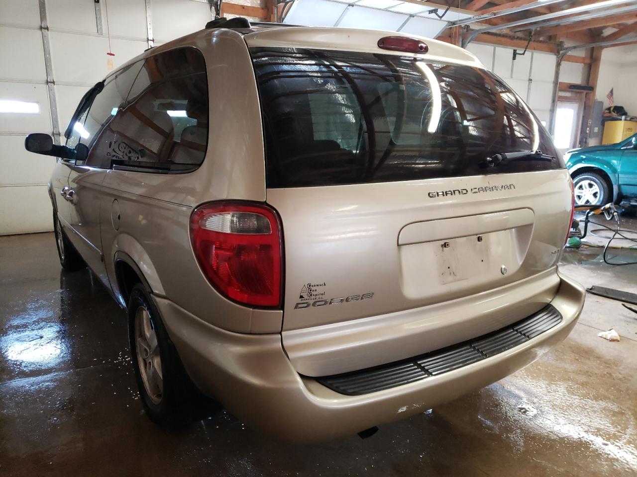 Photo 3 from auction – 2005 DODGE GRAND CARA with VIN 2D4GP44L15R472892