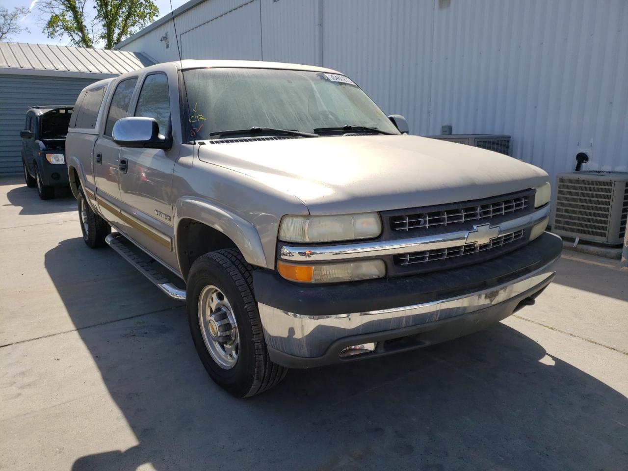 CHEVROLET SILVERADO 2002 with VIN 1GCGK13U22F228286 - Photo from auction