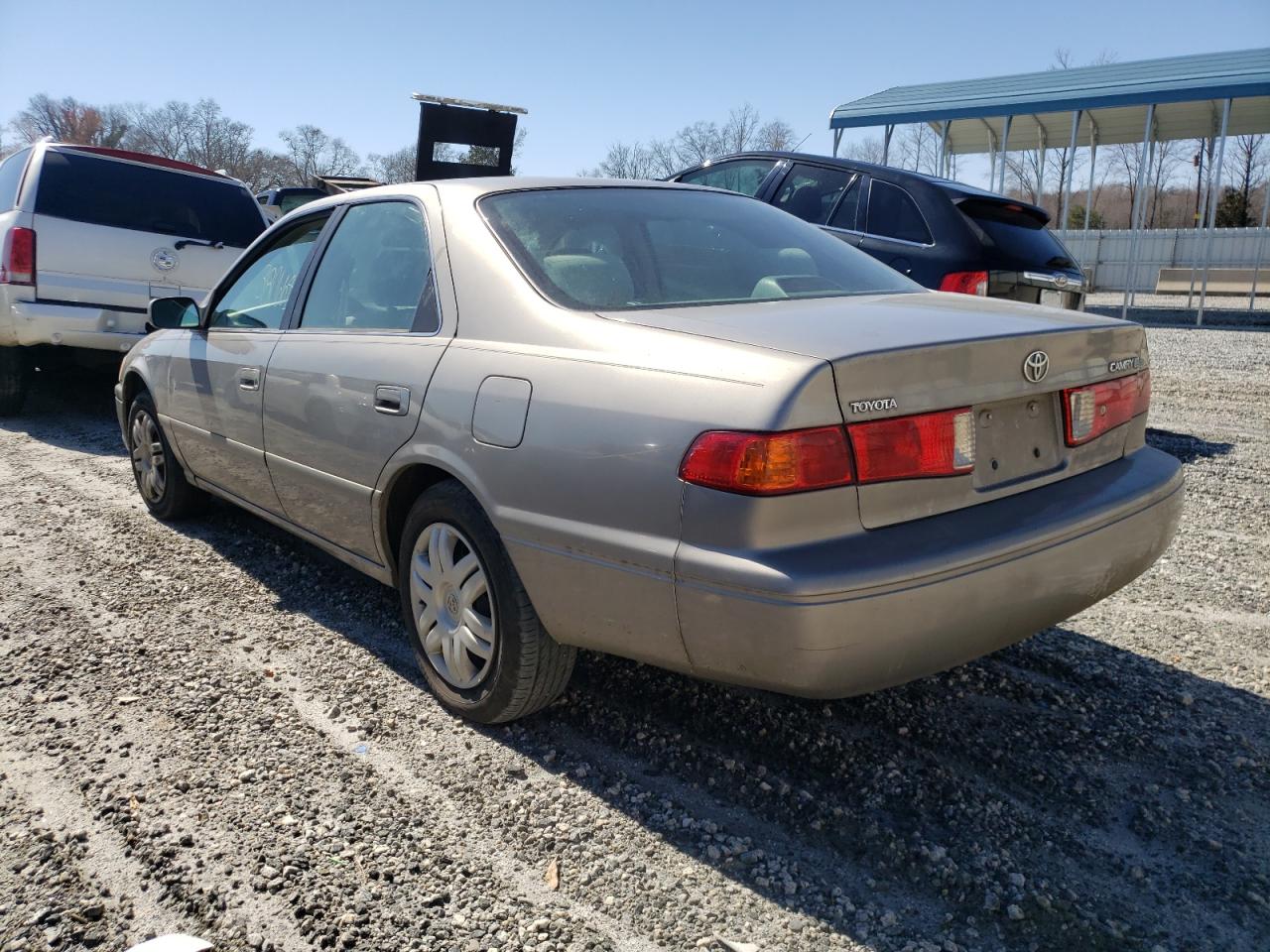 Photo 3 from auction – 2000 TOYOTA CAMRY CE with VIN 4T1BG22K4YU653543