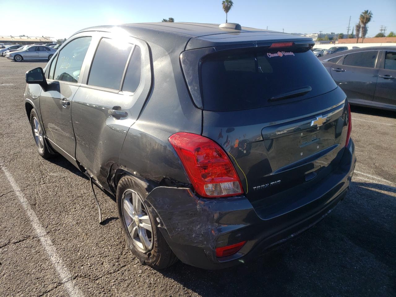 Photo 3 from auction – 2020 CHEVROLET TRAX LS with VIN 3GNCJNSB6LL120342