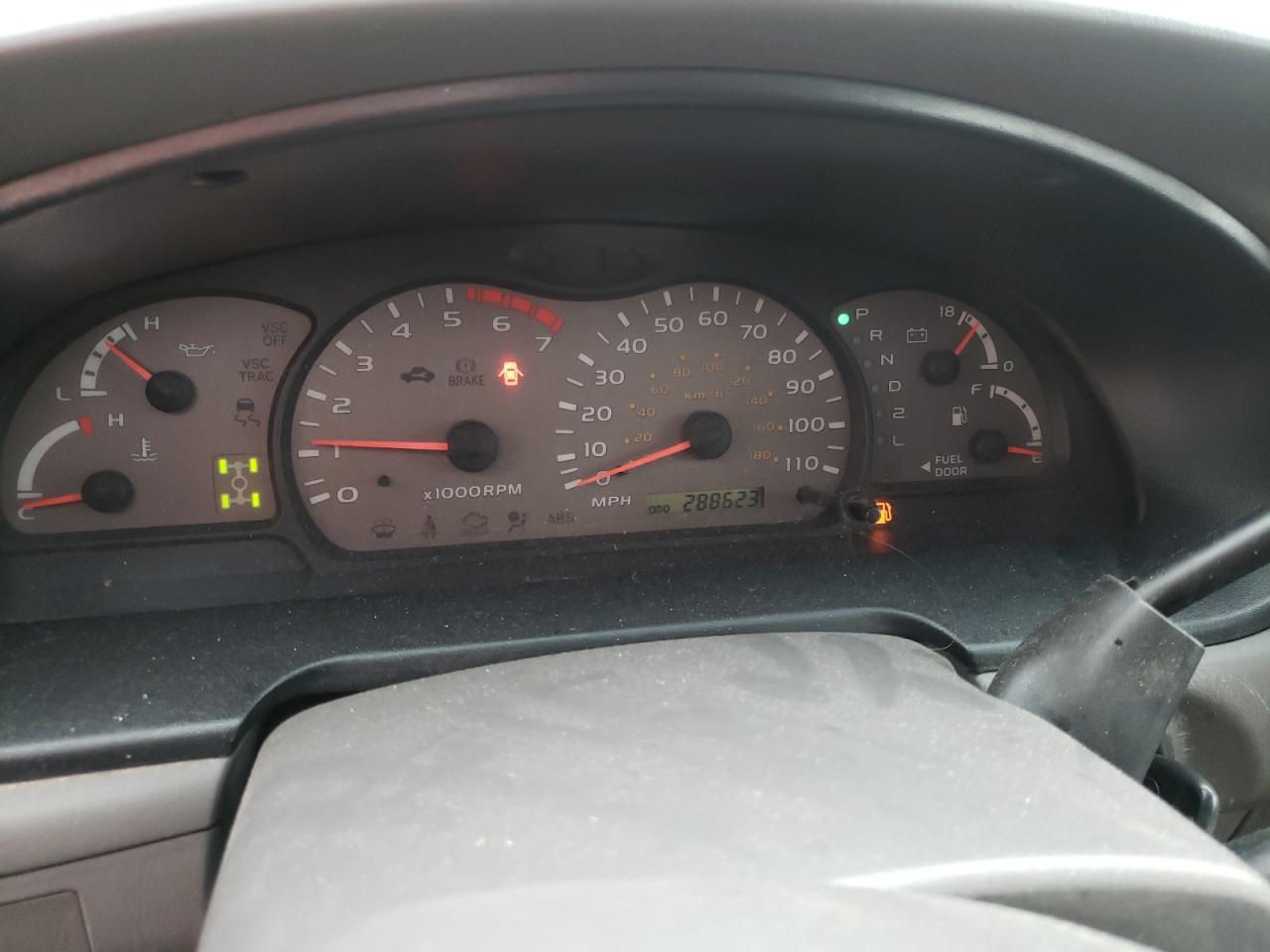 Photo 8 from auction – 2002 TOYOTA SEQUOIA SR with VIN 5TDBT44A62S065641