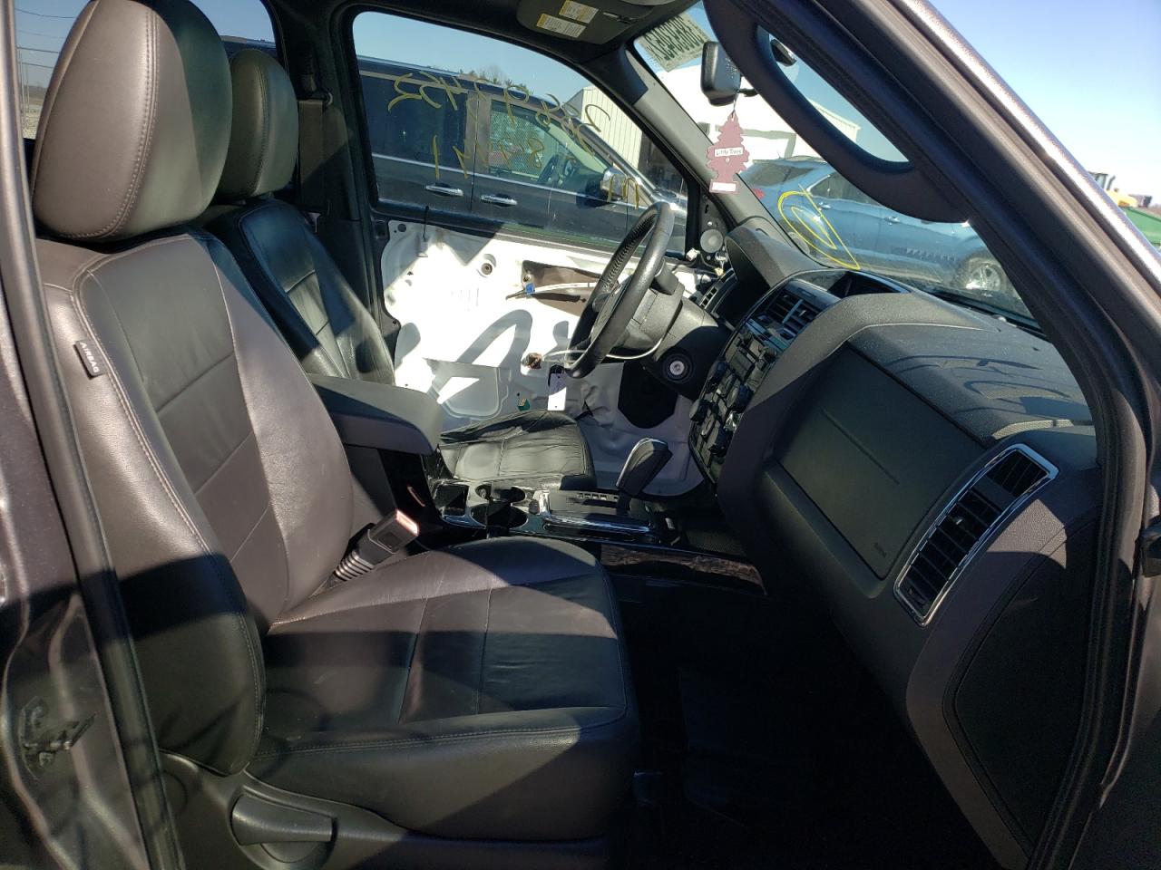 Photo 5 from auction – 2012 FORD ESCAPE LIM with VIN 1FMCU9E70CKB02169