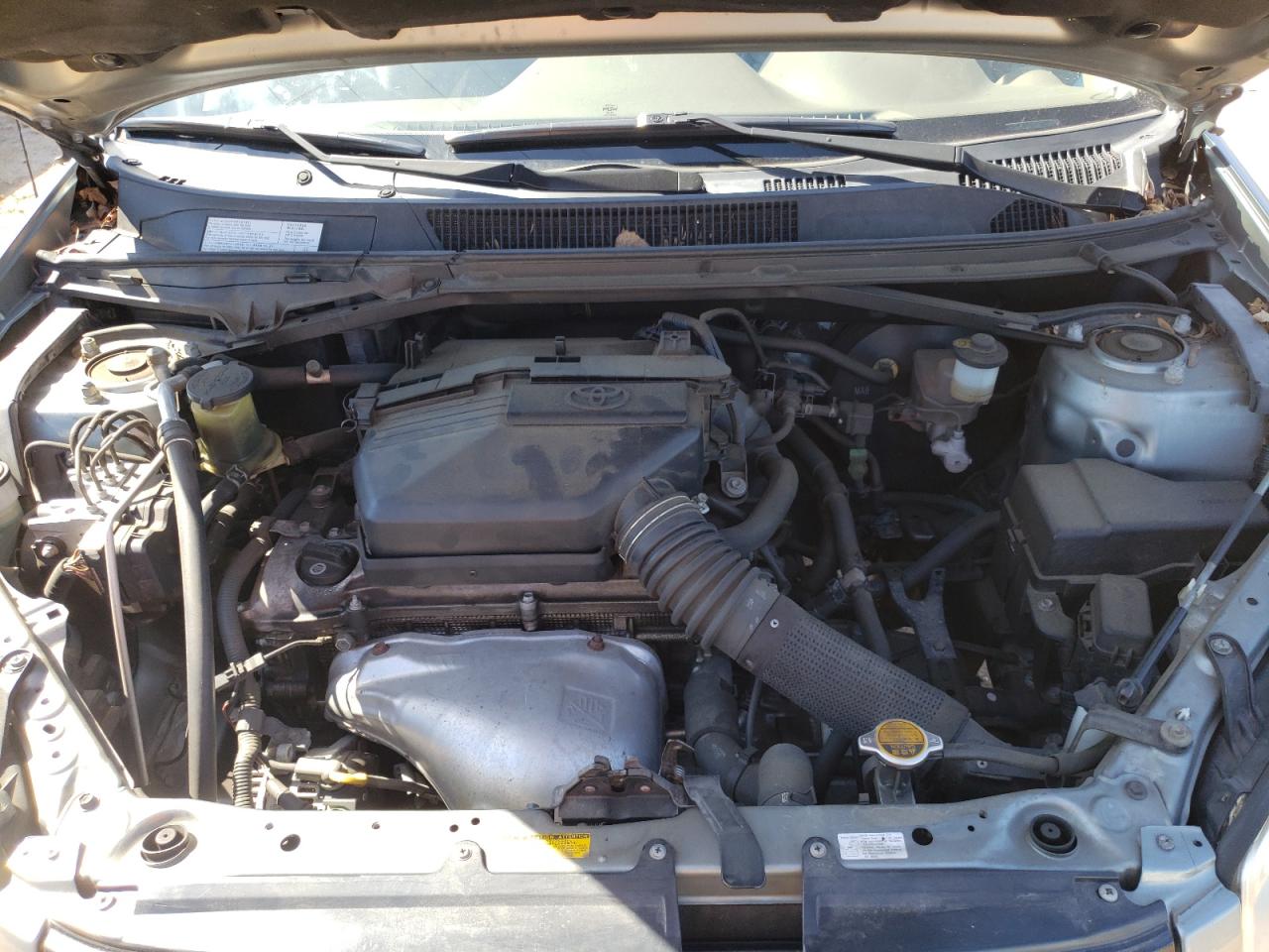 Photo 7 from auction – 2005 TOYOTA RAV4 with VIN JTEHD20V450050983