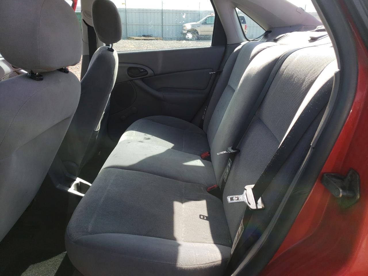 Photo 6 from auction – 2002 FORD FOCUS LX with VIN 1FAFP33P12W222830