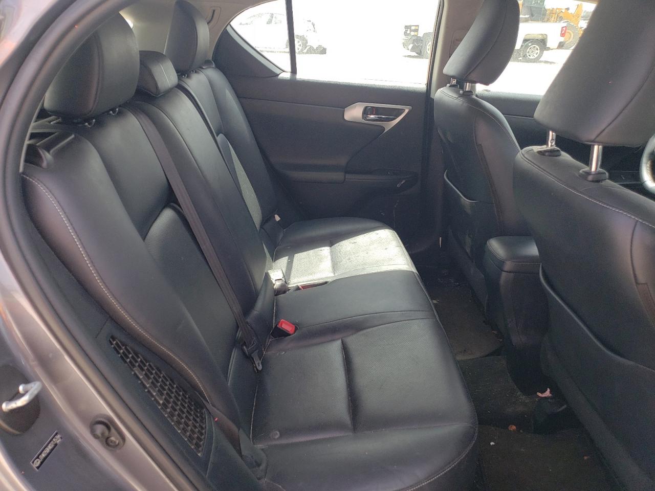 Photo 6 from auction – 2013 LEXUS CT 200 with VIN JTHKD5BHXD2135766