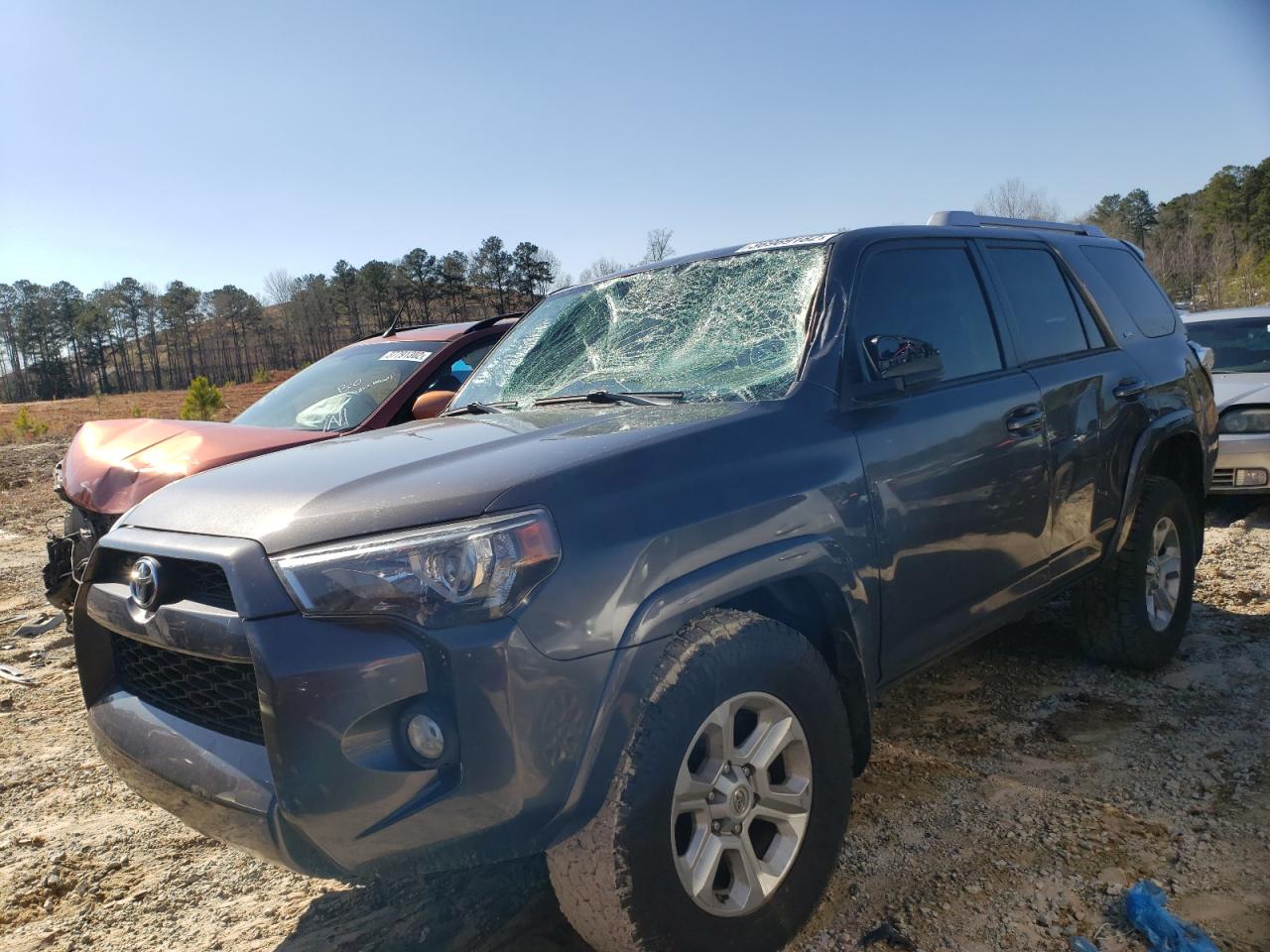 Photo 2 from auction – 2015 TOYOTA 4RUNNER SR with VIN JTEZU5JR5F5098861