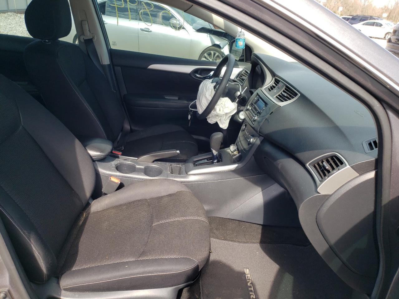 Photo 5 from auction – 2017 NISSAN SENTRA S with VIN 3N1AB7AP6HY228575