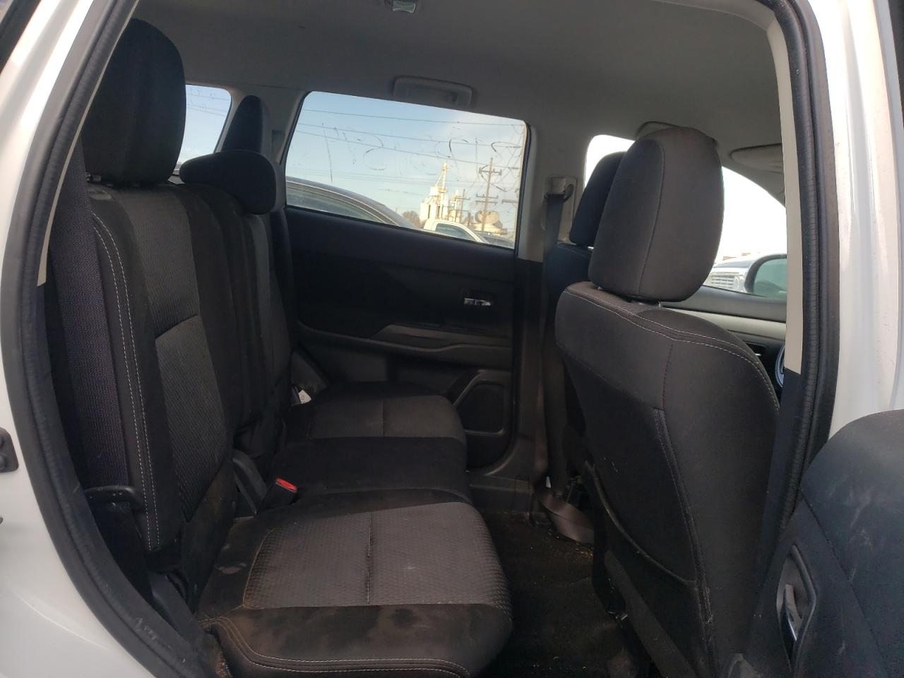 Photo 6 from auction – 2018 MITSUBISHI OUTLANDER with VIN JA4AZ3A34JZ038293