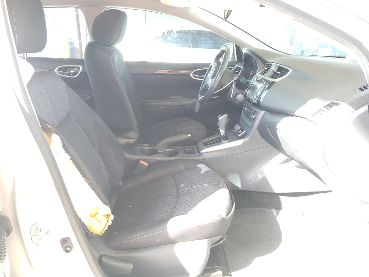 Photo 5 from auction – 2016 NISSAN SENTRA S with VIN 3N1AB7AP8GL638046