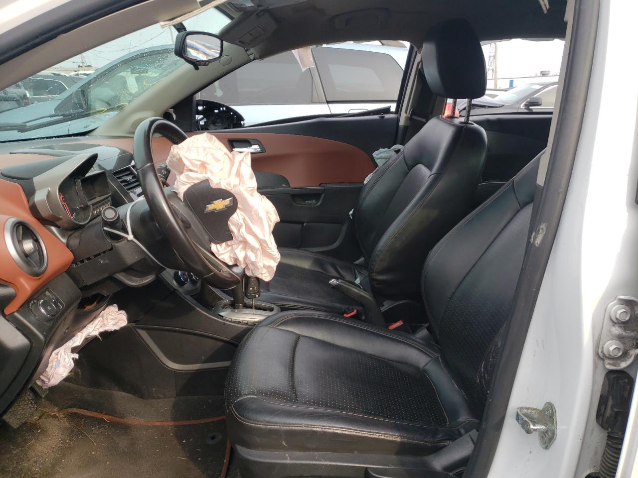 Photo 5 from auction – 2015 CHEVROLET SONIC LTZ with VIN 1G1JE6SB7F4112179