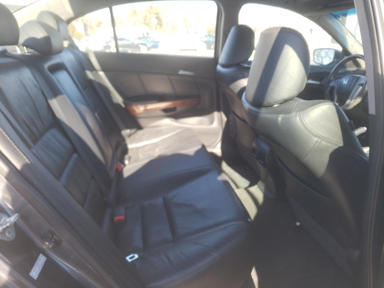 Photo 6 from auction – 2011 HONDA ACCORD EXL with VIN 1HGCP2F86BA076533
