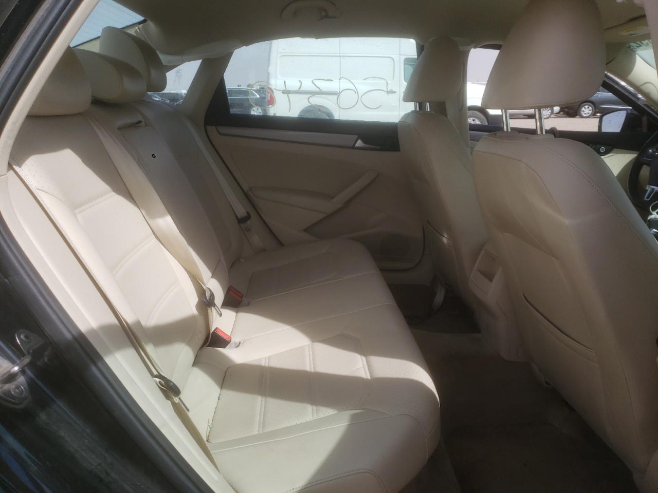 Photo 6 from auction – 2015 VOLKSWAGEN PASSAT S with VIN 1VWAT7A35FC084138