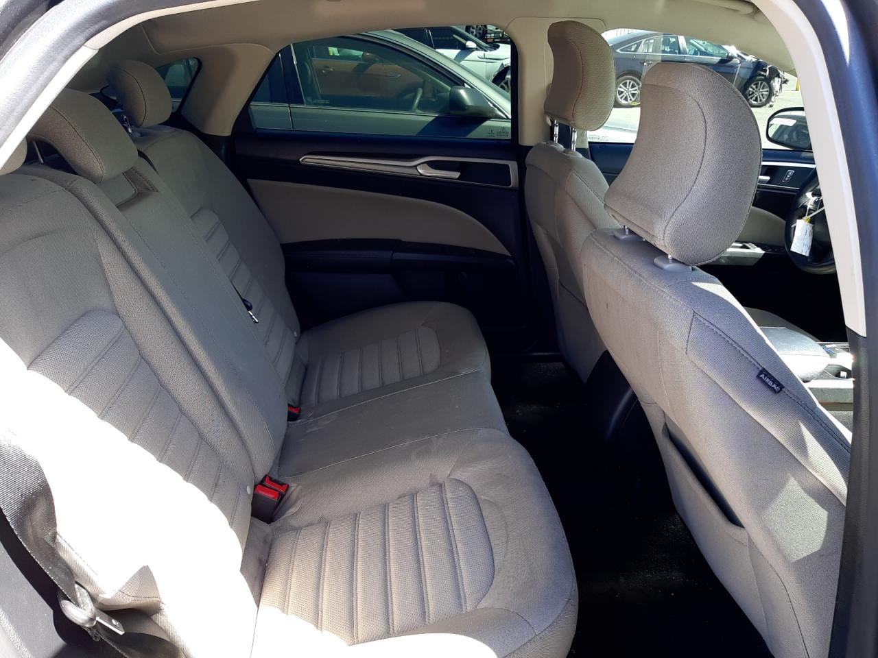 Photo 6 from auction – 2019 FORD FUSION S with VIN 3FA6P0G70KR115487
