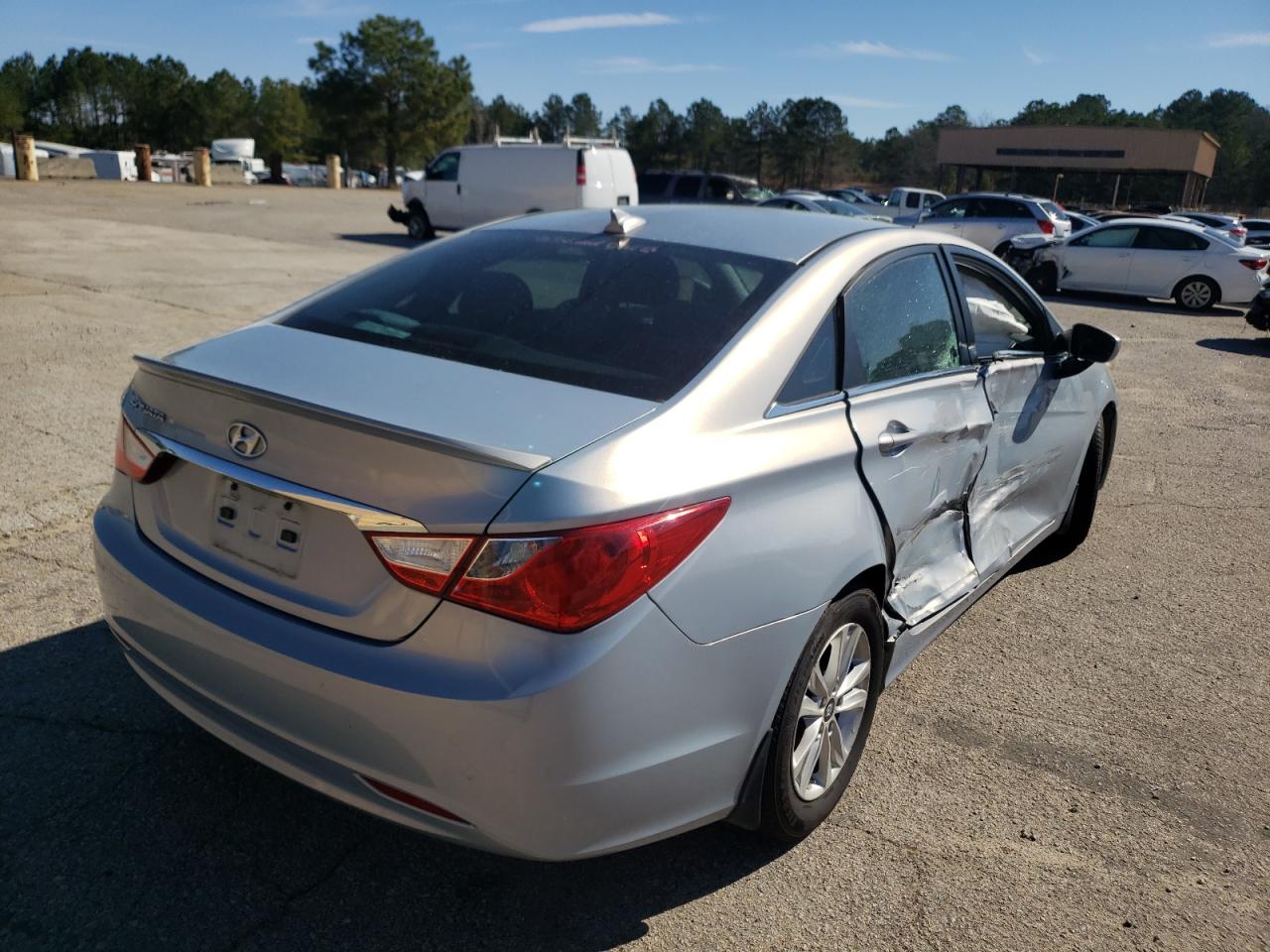 Photo 4 from auction – 2013 HYUNDAI SONATA GLS with VIN 5NPEB4AC2DH679732