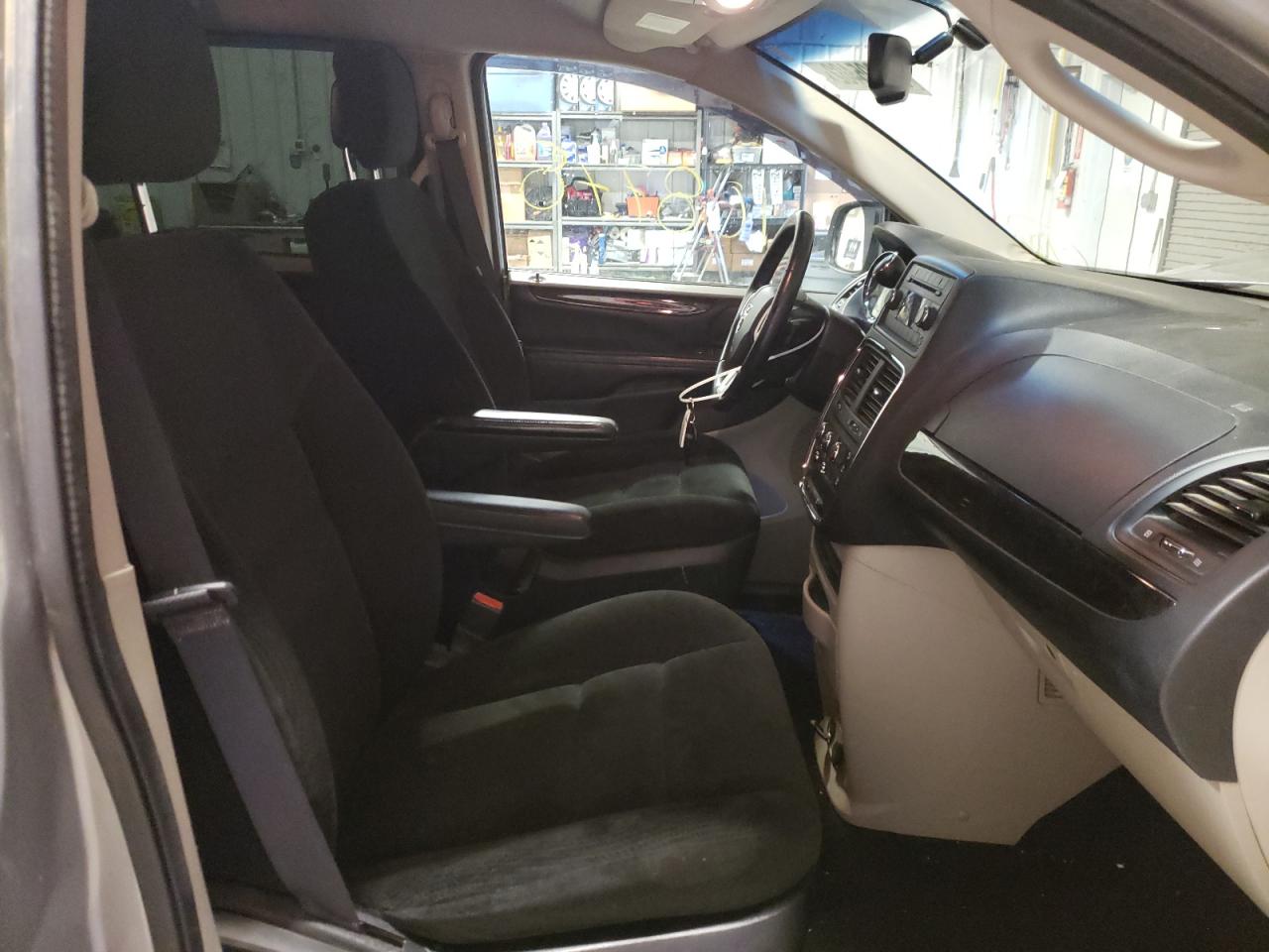 Photo 5 from auction – 2016 DODGE GRAND CARA with VIN 2C4RDGBG4GR243731