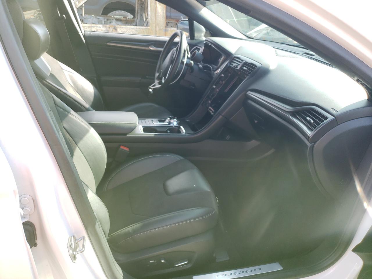 Photo 5 from auction – 2019 FORD FUSION SPO with VIN 3FA6P0VP8KR196290