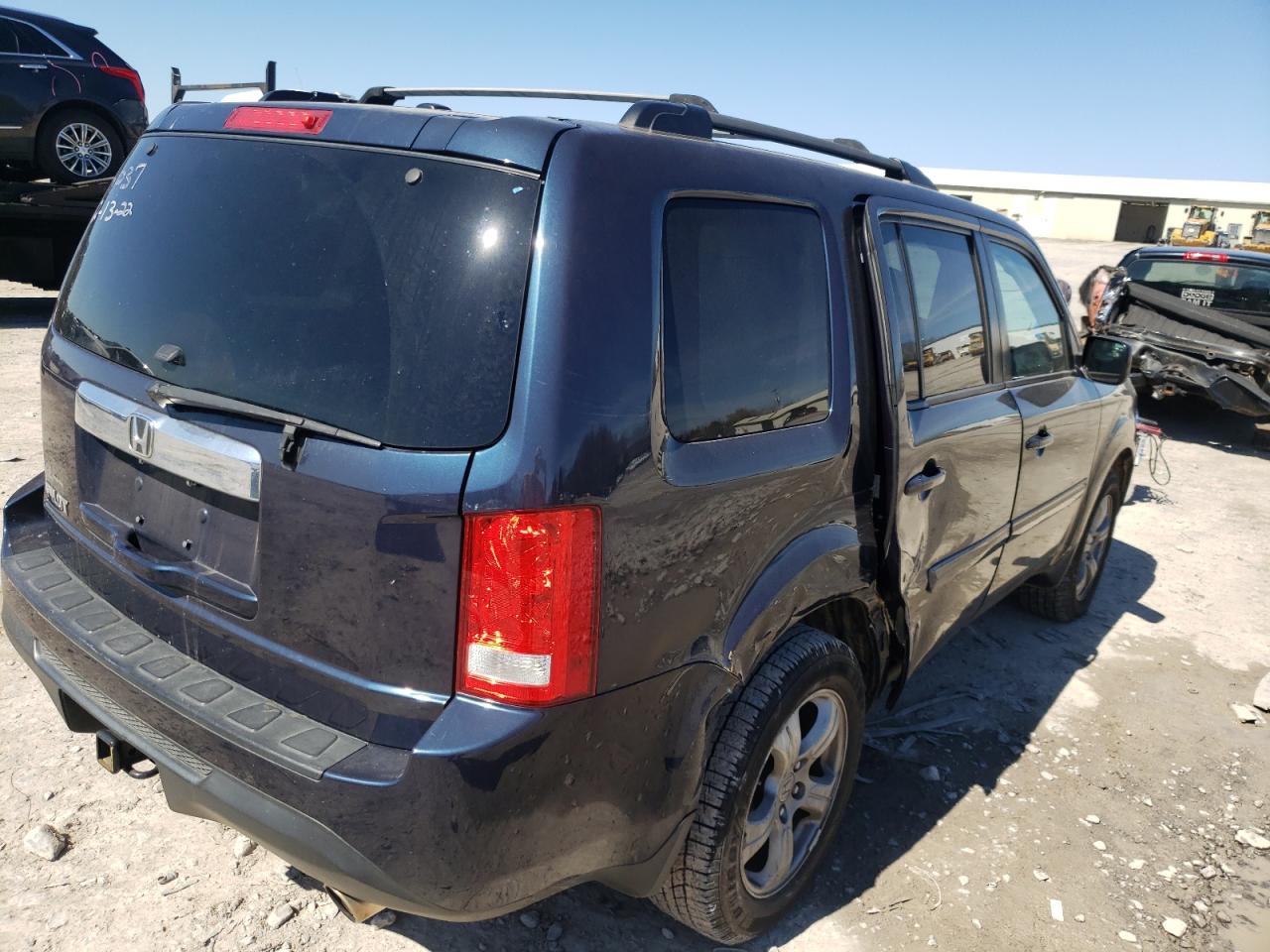 Photo 4 from auction – 2012 HONDA PILOT EXL with VIN 5FNYF3H64CB020219