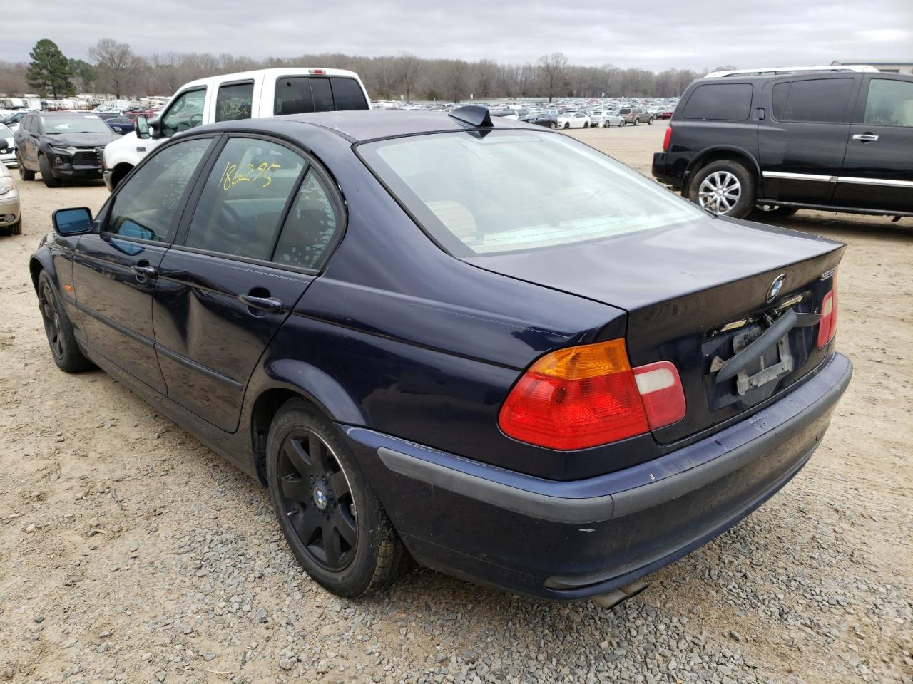 Photo 3 from auction – 2001 BMW 325 I with VIN WBAAV33451FU98102