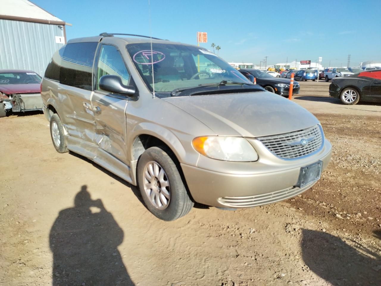 Photo 1 from auction – 2003 CHRYSLER TOWN & COU with VIN 2C4GP44L43R360212