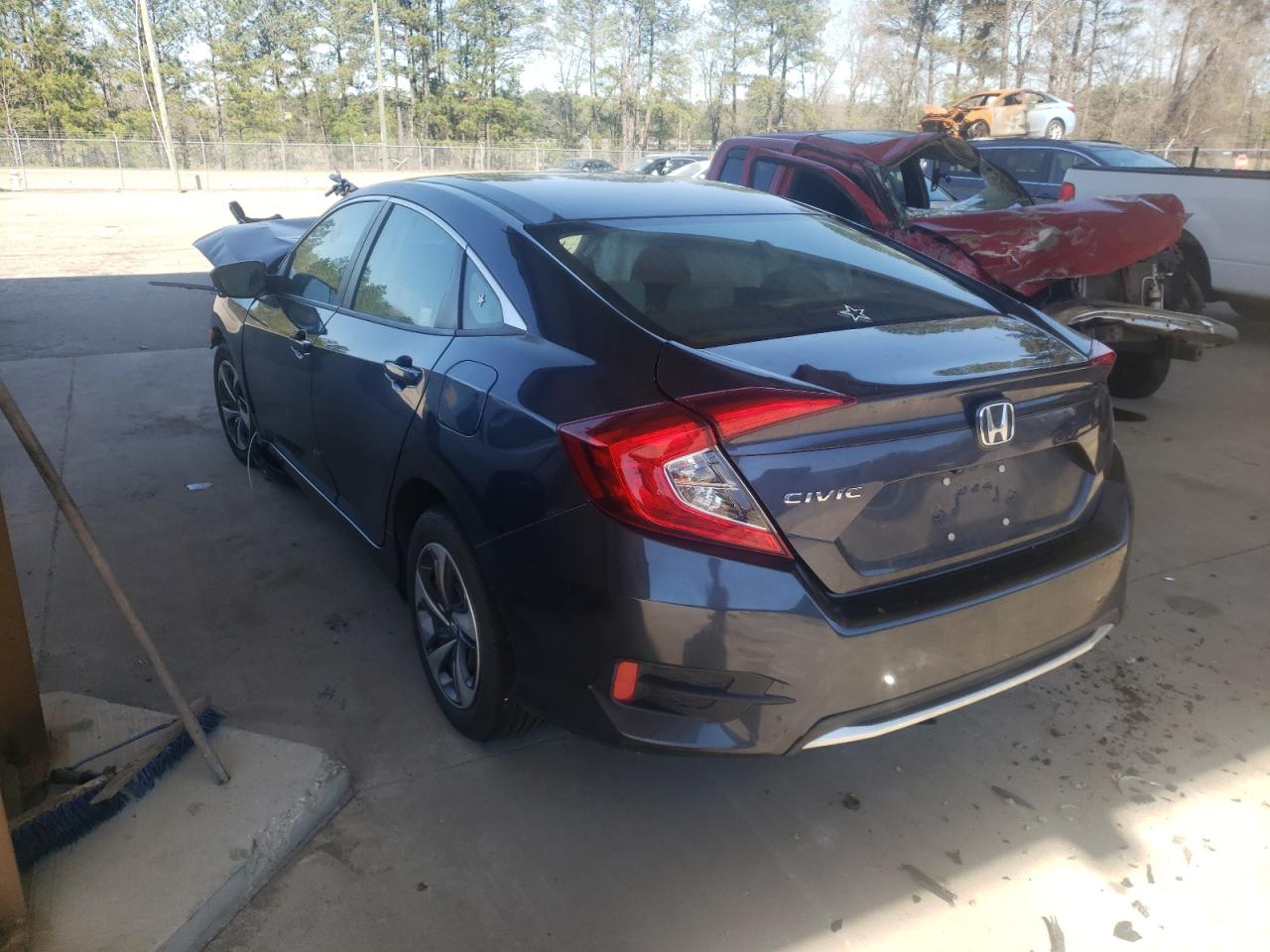 Photo 3 from auction – 2019 HONDA CIVIC LX with VIN 19XFC2F67KE012987
