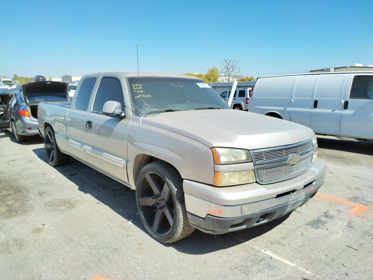 CHEVROLET SILVERADO 2007 with VIN 1GCEC19VX7Z175380 - Photo from auction