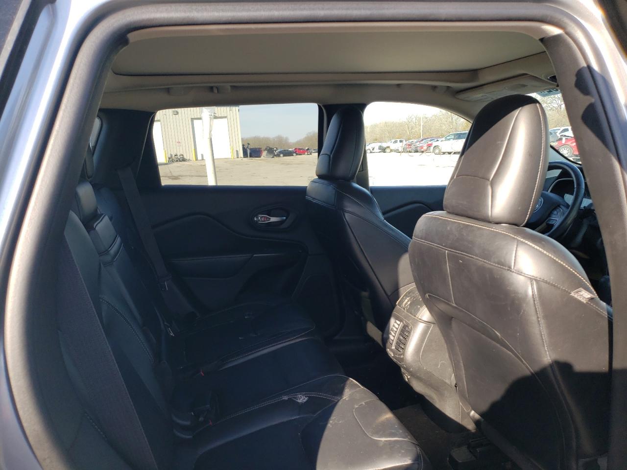 Photo 6 from auction – 2014 JEEP CHEROKEE L with VIN 1C4PJMDS4EW277656