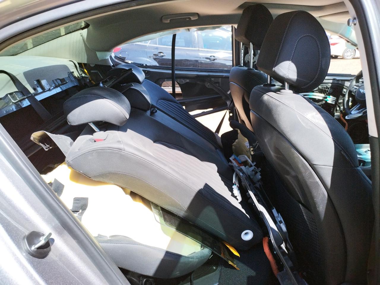 Photo 6 from auction – 2021 GENESIS G70 ELITE with VIN KMTG34LA1MU078546