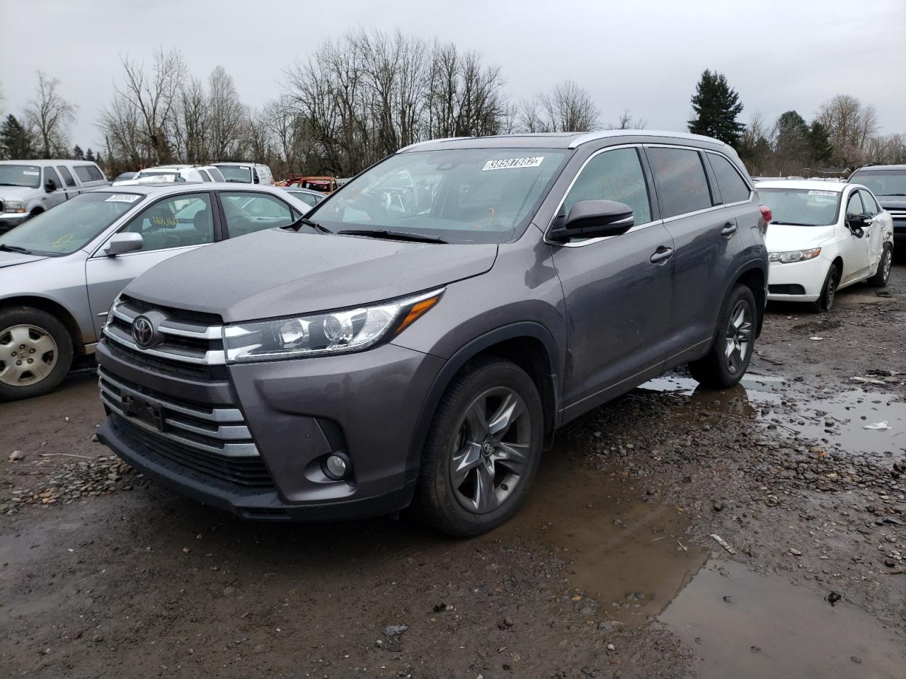 Photo 2 from auction – 2018 TOYOTA HIGHLANDER with VIN 5TDDZRFHXJS817760