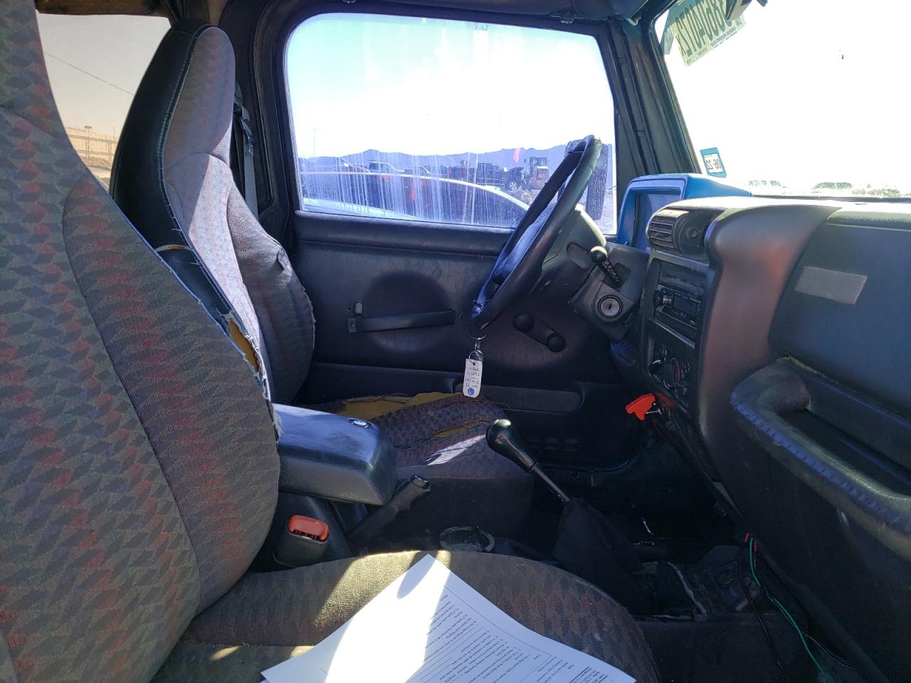 Photo 5 from auction – 2000 JEEP WRANGLER / with VIN 1J4FA49S9YP796926