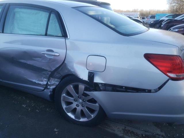 Photo 9 from auction – 2005 TOYOTA AVALON XL with VIN 4T1BK36B95U014052