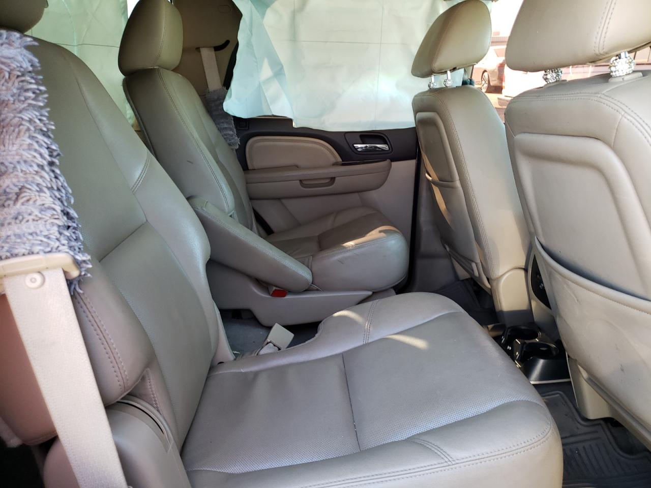 Photo 6 from auction – 2011 GMC YUKON DENA with VIN 1GKS1EEF0BR304822
