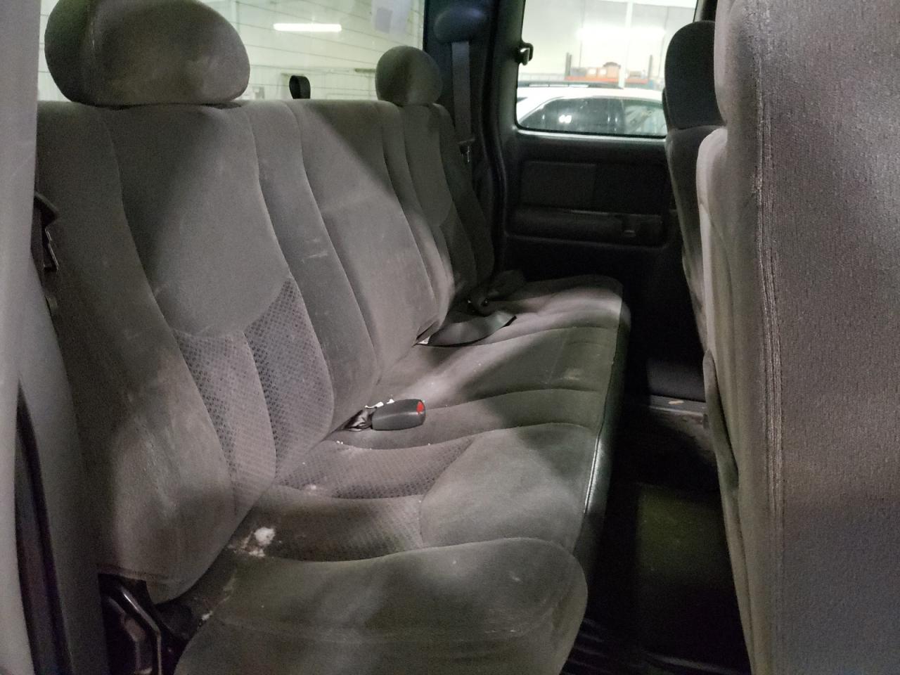 Photo 6 from auction – 2003 CHEVROLET SILVERADO with VIN 2GCEK19T031139654