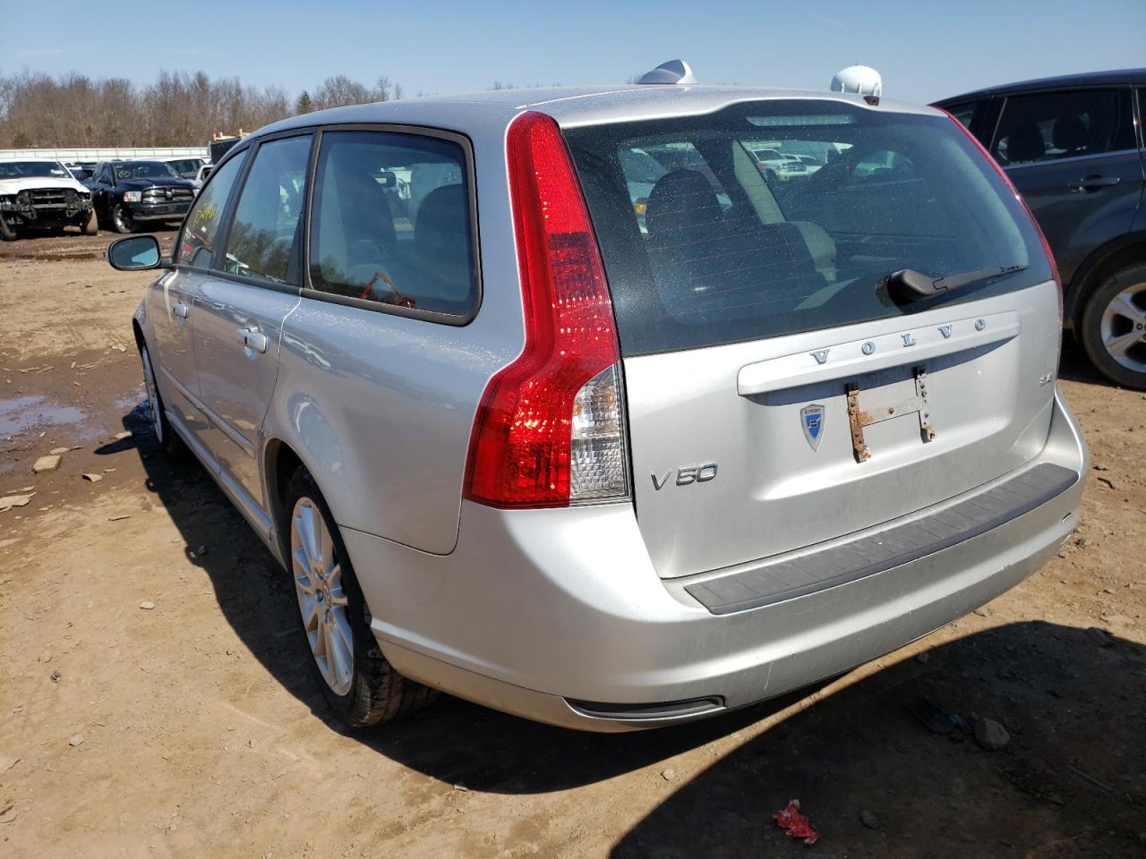 Photo 3 from auction – 2010 VOLVO V50 2.4I with VIN YV1390MW3A2526771
