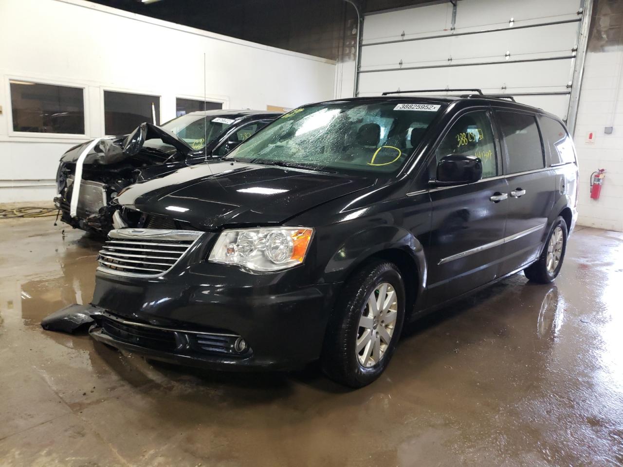 Photo 2 from auction – 2014 CHRYSLER TOWN & COU with VIN 2C4RC1BG3ER358074