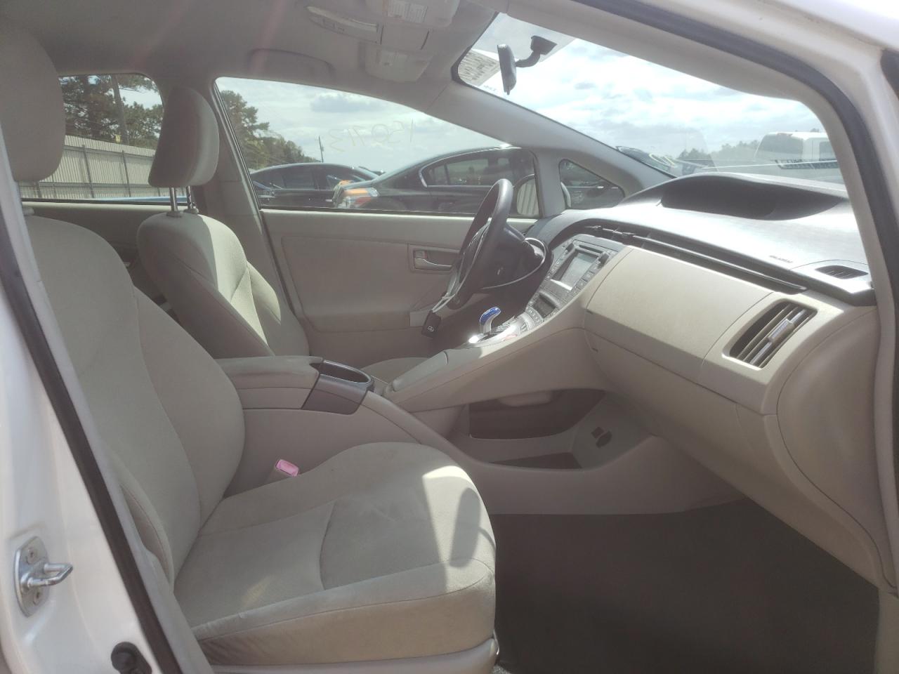 Photo 5 from auction – 2012 TOYOTA PRIUS with VIN JTDKN3DU1C5452572