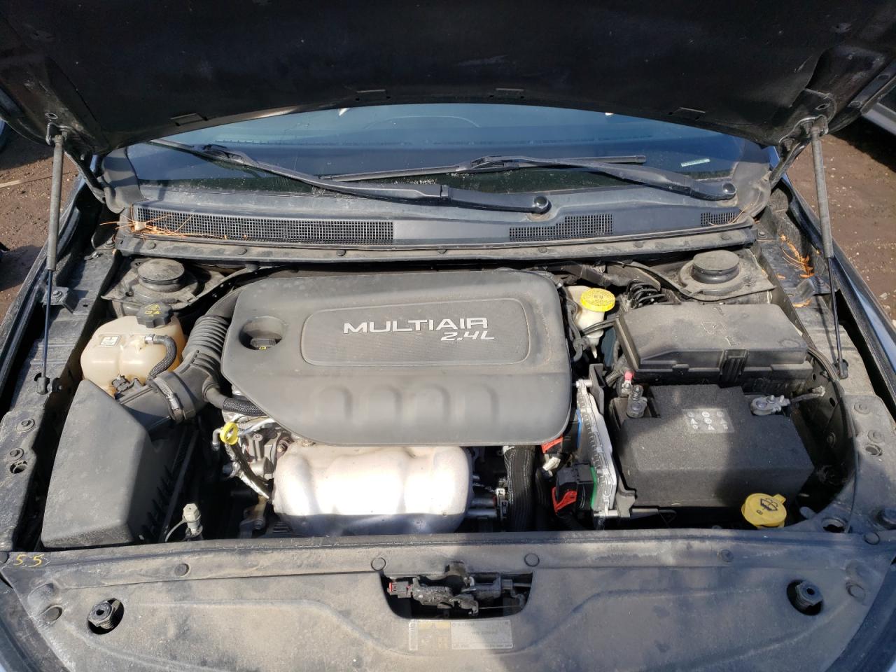 Photo 7 from auction – 2015 CHRYSLER 200 LIMITE with VIN 1C3CCCAB4FN655106