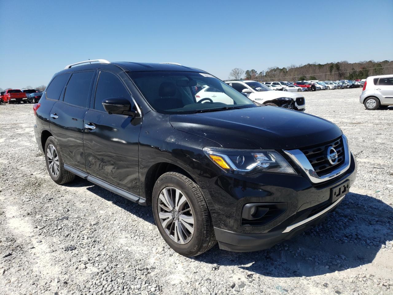 NISSAN PATHFINDER 2017 with VIN 5N1DR2MM1HC689438 - Photo from auction