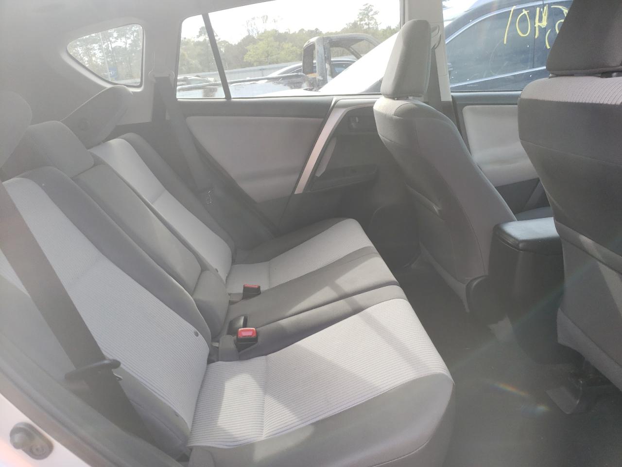 Photo 6 from auction – 2014 TOYOTA RAV4 LE with VIN 2T3ZFREV5EW083409