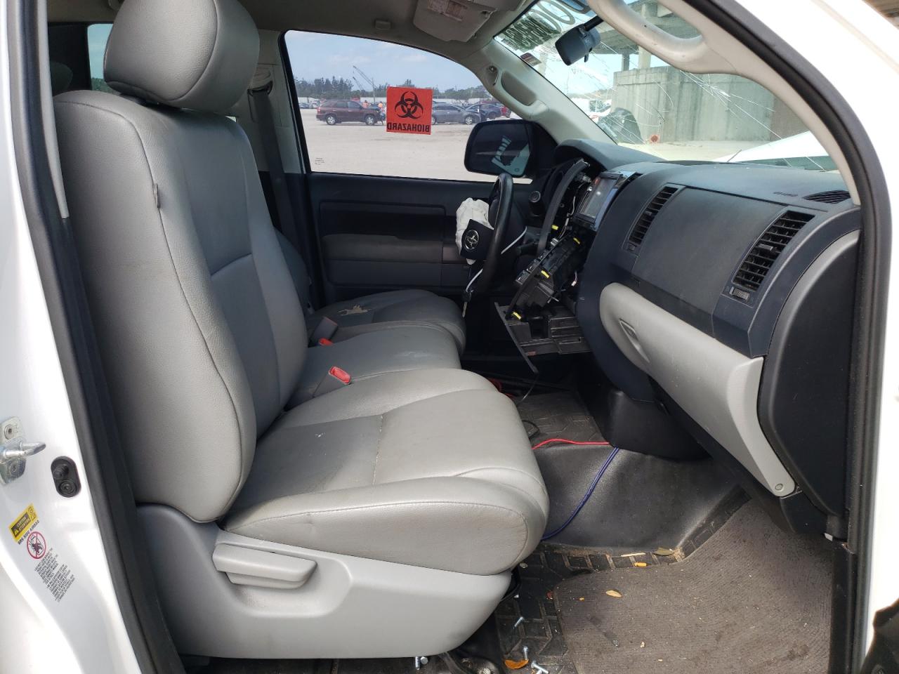 Photo 5 from auction – 2013 TOYOTA TUNDRA DOU with VIN 5TFTY5F19DX008002