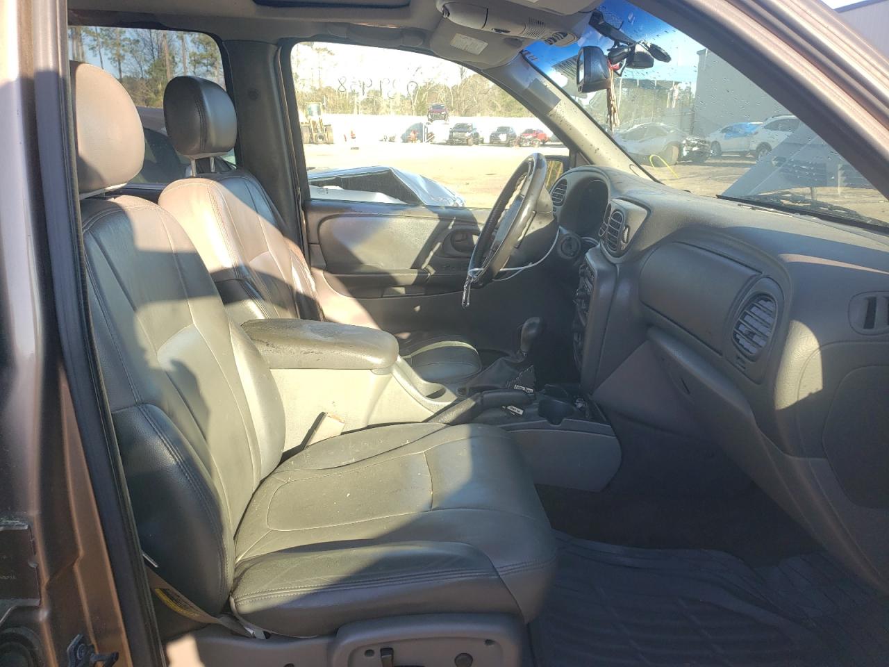Photo 5 from auction – 2002 CHEVROLET TRAILBLAZE with VIN 1GNDT13SX22381415
