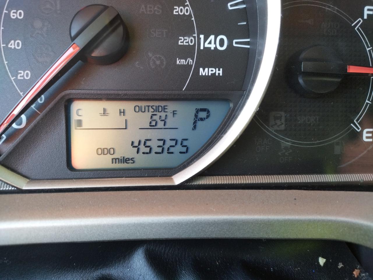 Photo 8 from auction – 2013 TOYOTA RAV4 XLE with VIN 2T3RFREV5DW093582