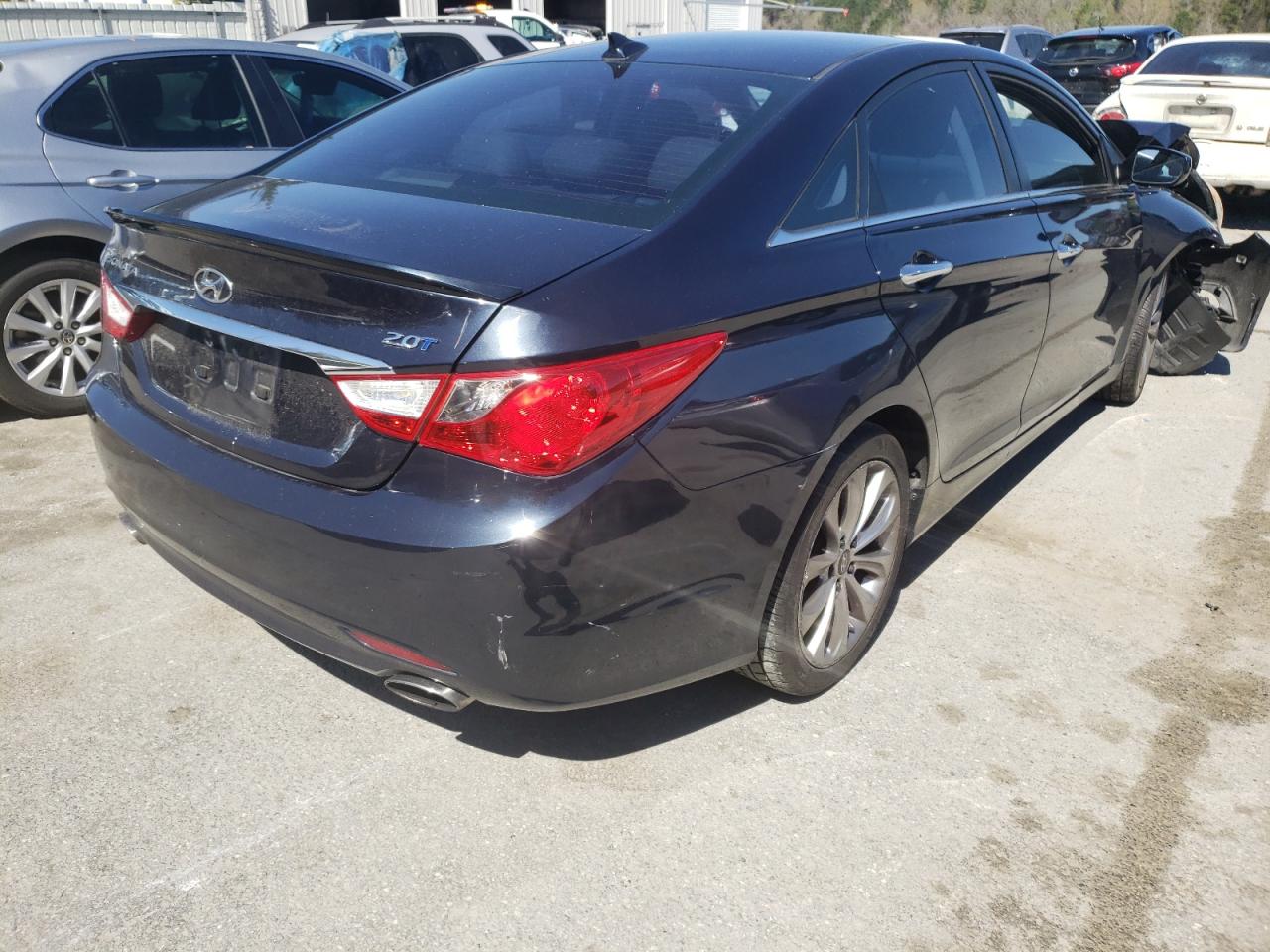 Photo 4 from auction – 2013 HYUNDAI SONATA SE with VIN 5NPEC4AB1DH528532
