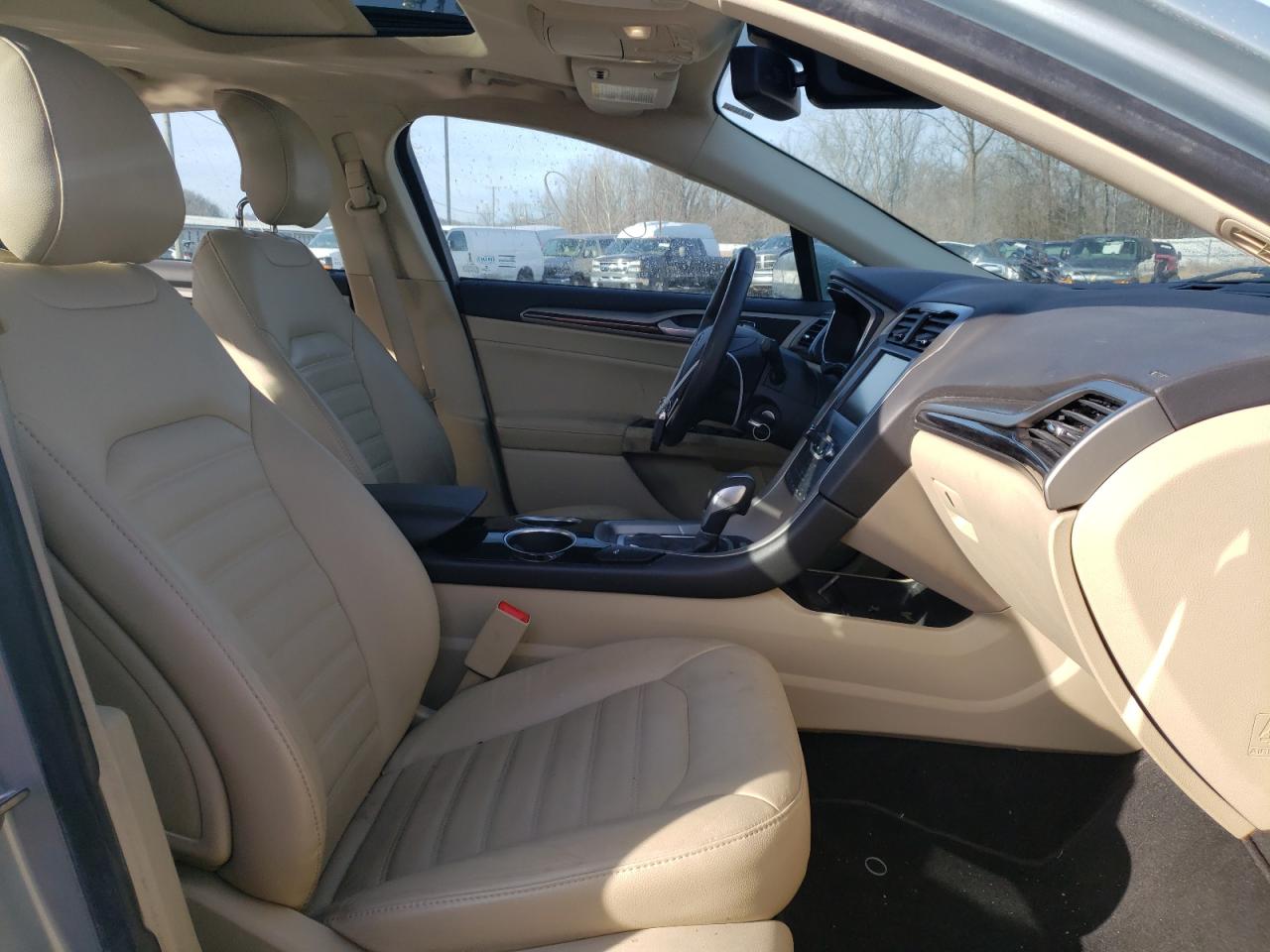 Photo 5 from auction – 2013 FORD FUSION SE with VIN 3FA6P0LU3DR340727