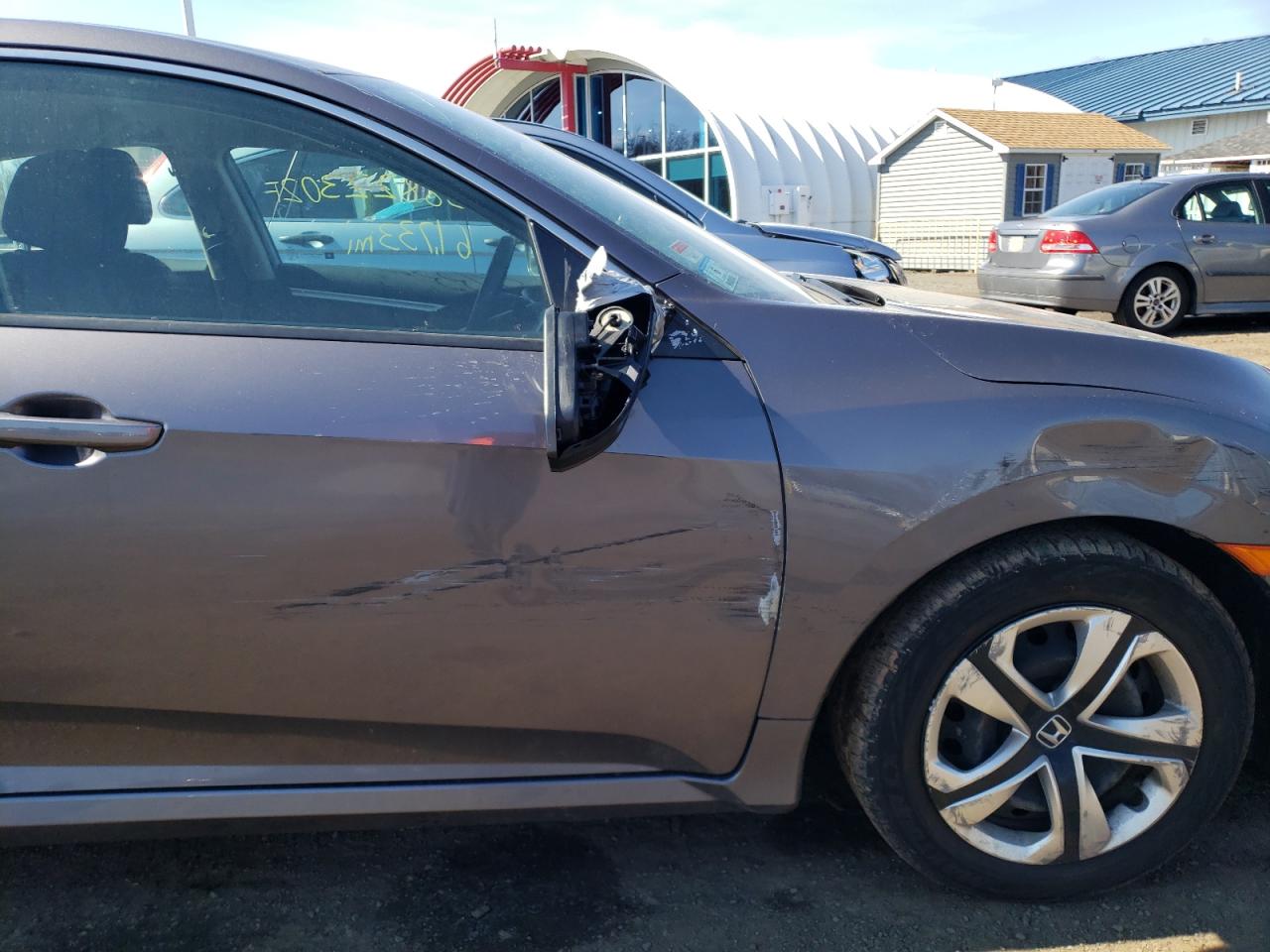 Photo 9 from auction – 2017 HONDA CIVIC LX with VIN 19XFC2F58HE220554
