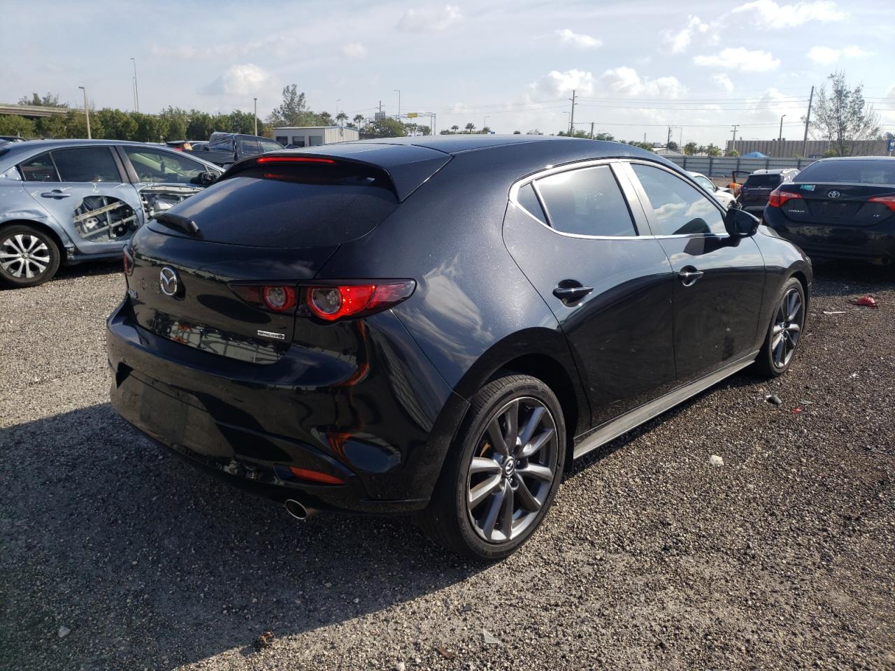 Photo 4 from auction – 2020 MAZDA 3 with VIN JM1BPALMXL1167599