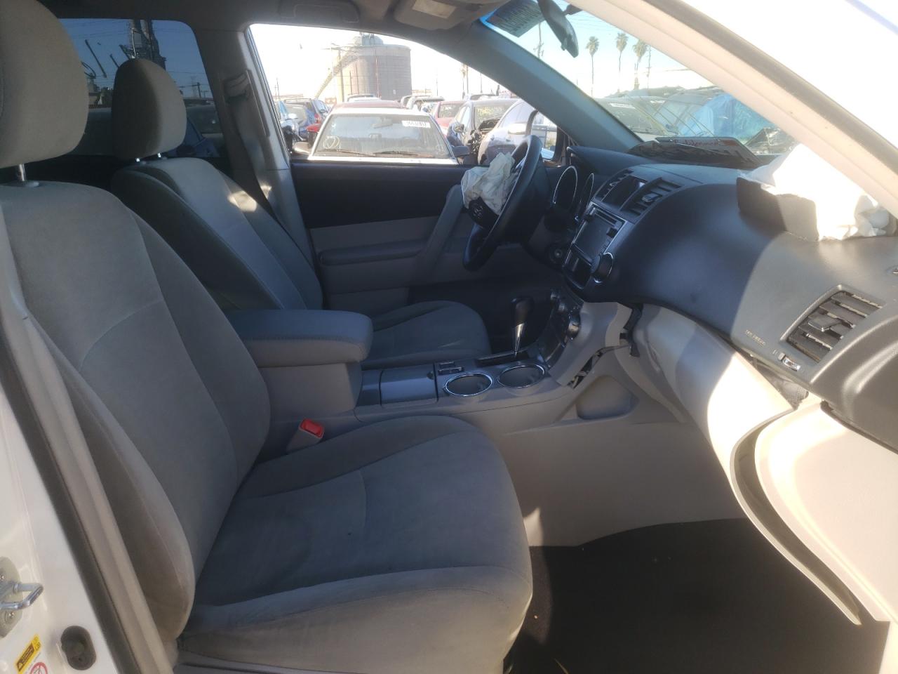 Photo 5 from auction – 2013 TOYOTA HIGHLANDER with VIN 5TDZA3EH5DS046463