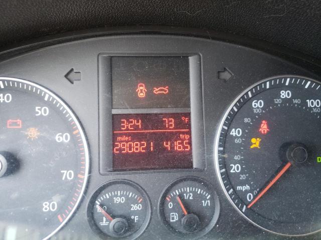 Photo 8 from auction – 2005 VOLKSWAGEN JETTA with VIN 3VWPG71KX5M622786