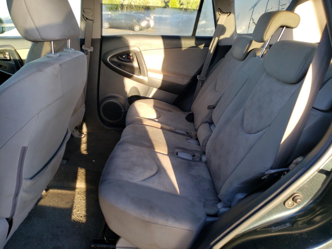 Photo 6 from auction – 2011 TOYOTA RAV4 with VIN 2T3BF4DV2BW128517