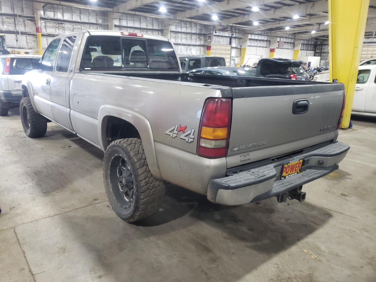 Photo 3 from auction – 2002 CHEVROLET SILVERADO with VIN 1GCHK29182E169970